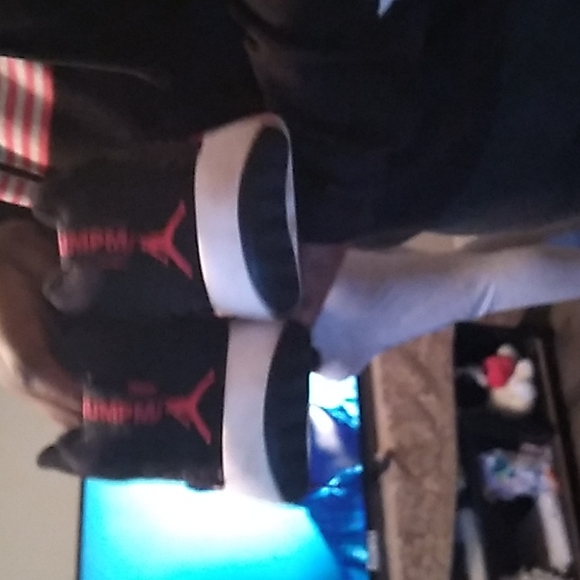 Athletic_Shoes